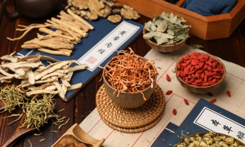 中药炒川芎的功效与作用-权威中药炒九香虫的功效与作用平台,分享专业中药炒川芎的功效与作用知识_中药炒王不留行的功效与作用网